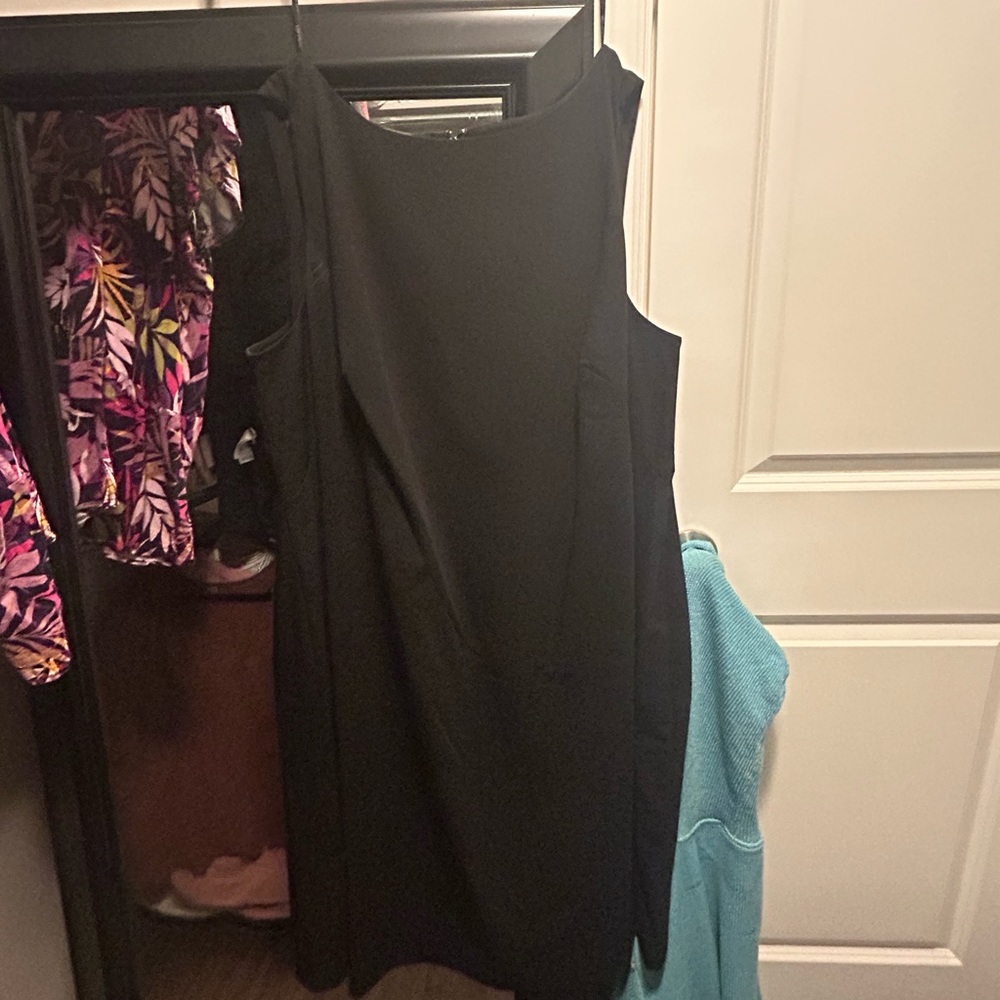 Liz Claiborne Black Dress